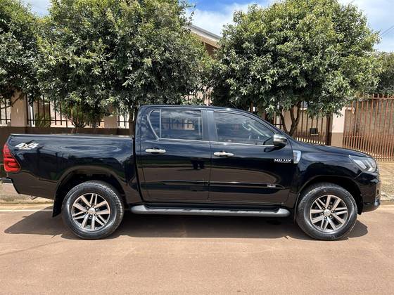 TOYOTA HILUX 2.8 SRV 4X4 CD 16V DIESEL 4P AUTOMÁTICO TOYOTA HILUX 2.8 SRV 4X4 CD 16V DIESEL 4P AUTOMÁTICO